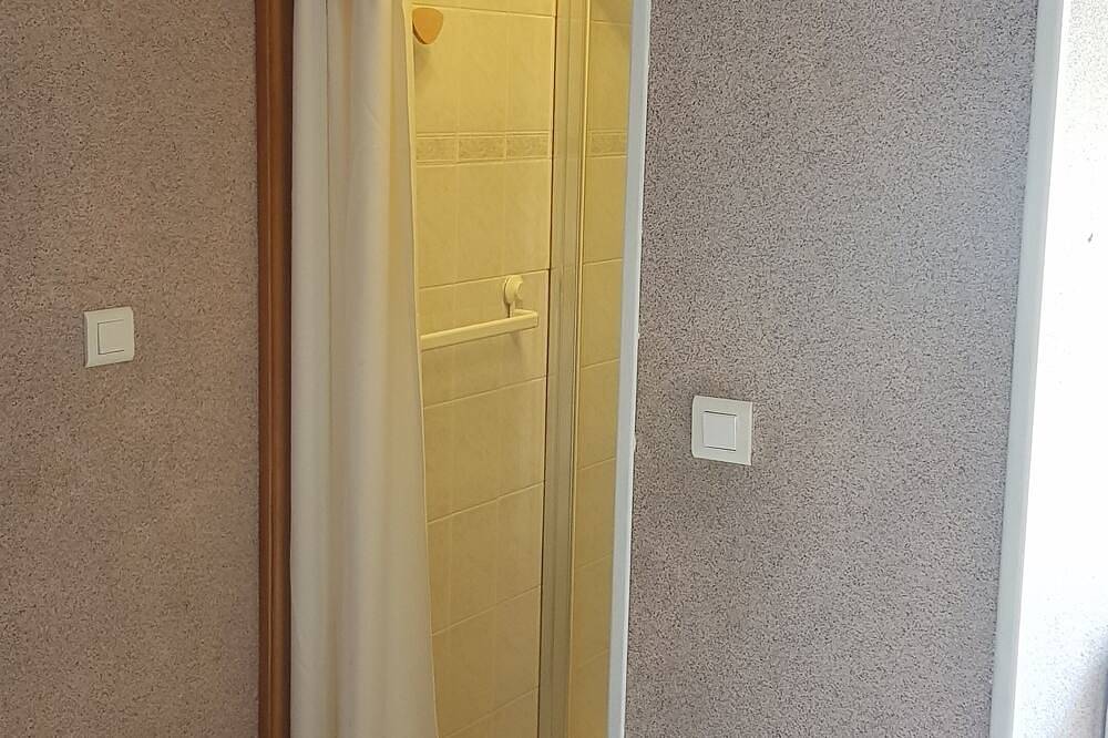 Chambre privée accès indépendant, 2 pas Polyclinique, Zénith, 20min centrenantes in Saint-Herblain, Région de Nantes