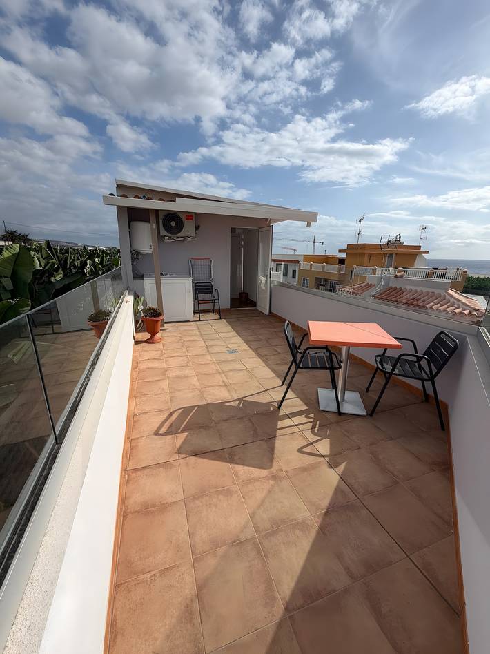 Apartamento entero, Apartamento vacacional 'Tmg Terrazas Del Sol 2' con vistas al mar, Wi-Fi y aire acondicionado in Fonsalia, Guía de Isora