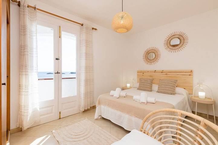 Binilaya - Charming 3-bedroom house - seafront in Torret de Baix, Sant Lluís