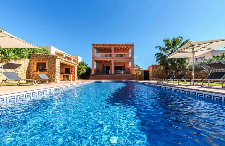 Villa pour 8 personnes, avec vue ainsi que jardin et piscine - 1