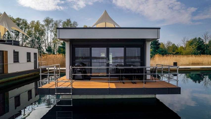 Boot für 4 Personen, mit Terrasse und Seeblick - 1