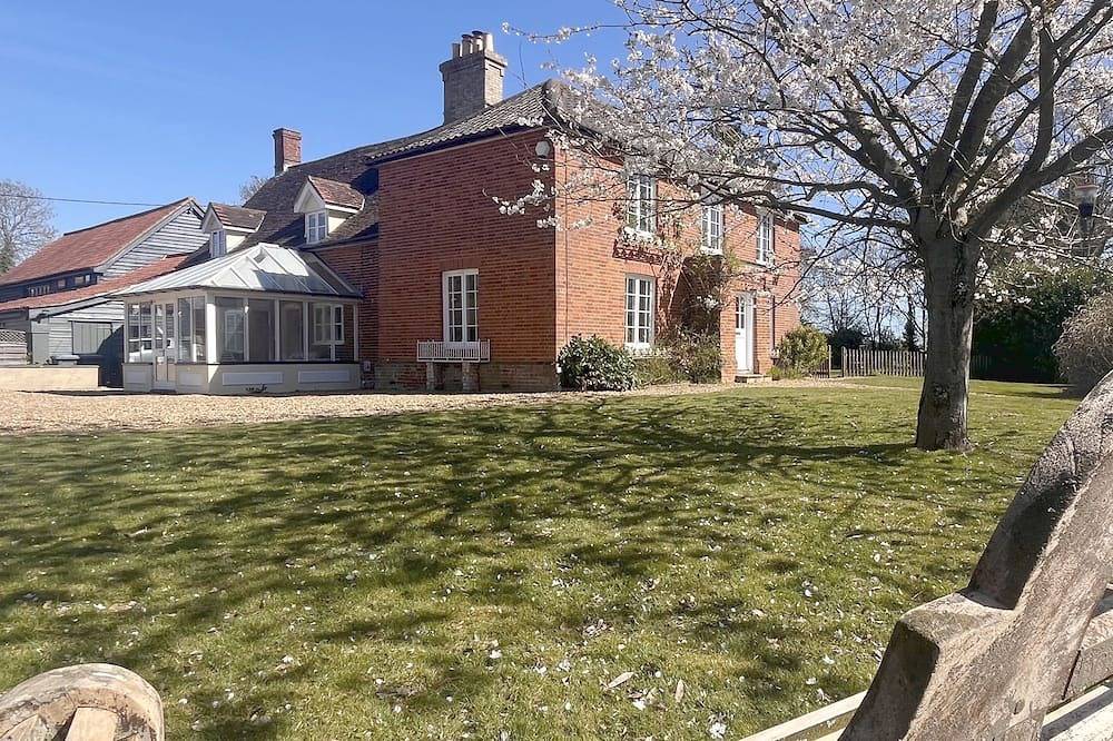 Cottage for 9 People in Suffolk, East of England