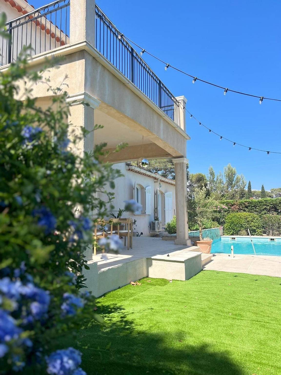 Villa met 4 Slaapkamers, Privézwembad, Wifi en Airco vlak bij Zee in Saint-Raphaël, Middellandse Zeekust (Frankrijk)