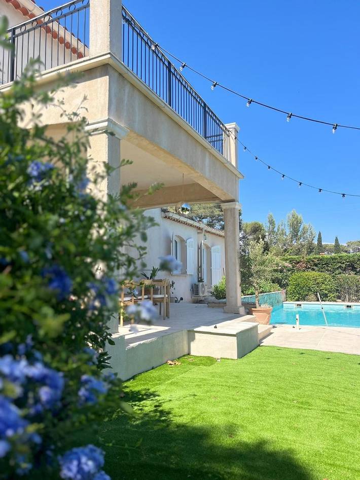 Villa mit 4 Schlafzimmern, privatem Pool, Meerblick, WLAN & Klimaanlage nahe dem Strand in Saint-Raphaël, Mittelmeerküste (Frankreich)