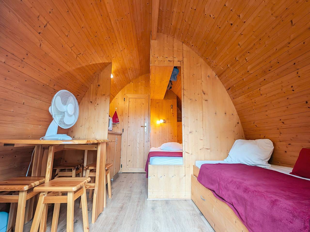 Cabane forestière en Berry près d'une base nautique in Pouligny-Notre-Dame, Région de La Châtre