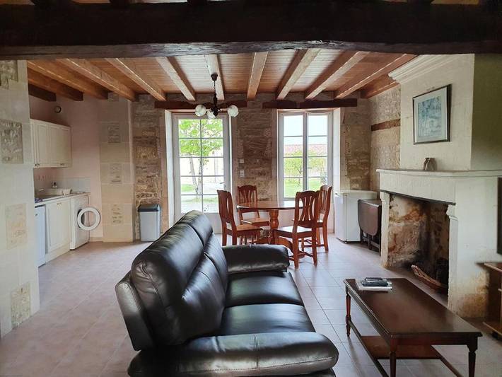 Location de vacances pour 6 personnes, avec Terrasse et Jardin ainsi que Piscine et Vue à Saint-Hilaire-de-Villefranche - 2