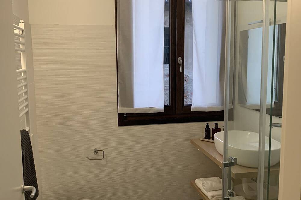 Appartamento intero, Appartamento 'Appartamento A Rho Fiera Galeazzi' con terrazza privata, balcone e Wi-Fi in Rho, Provincia di Milano