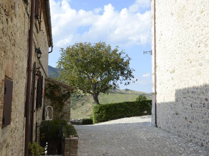 Romantische mittelalterliche Flucht in Sant'Agata Feltria, Rimini Provinz
