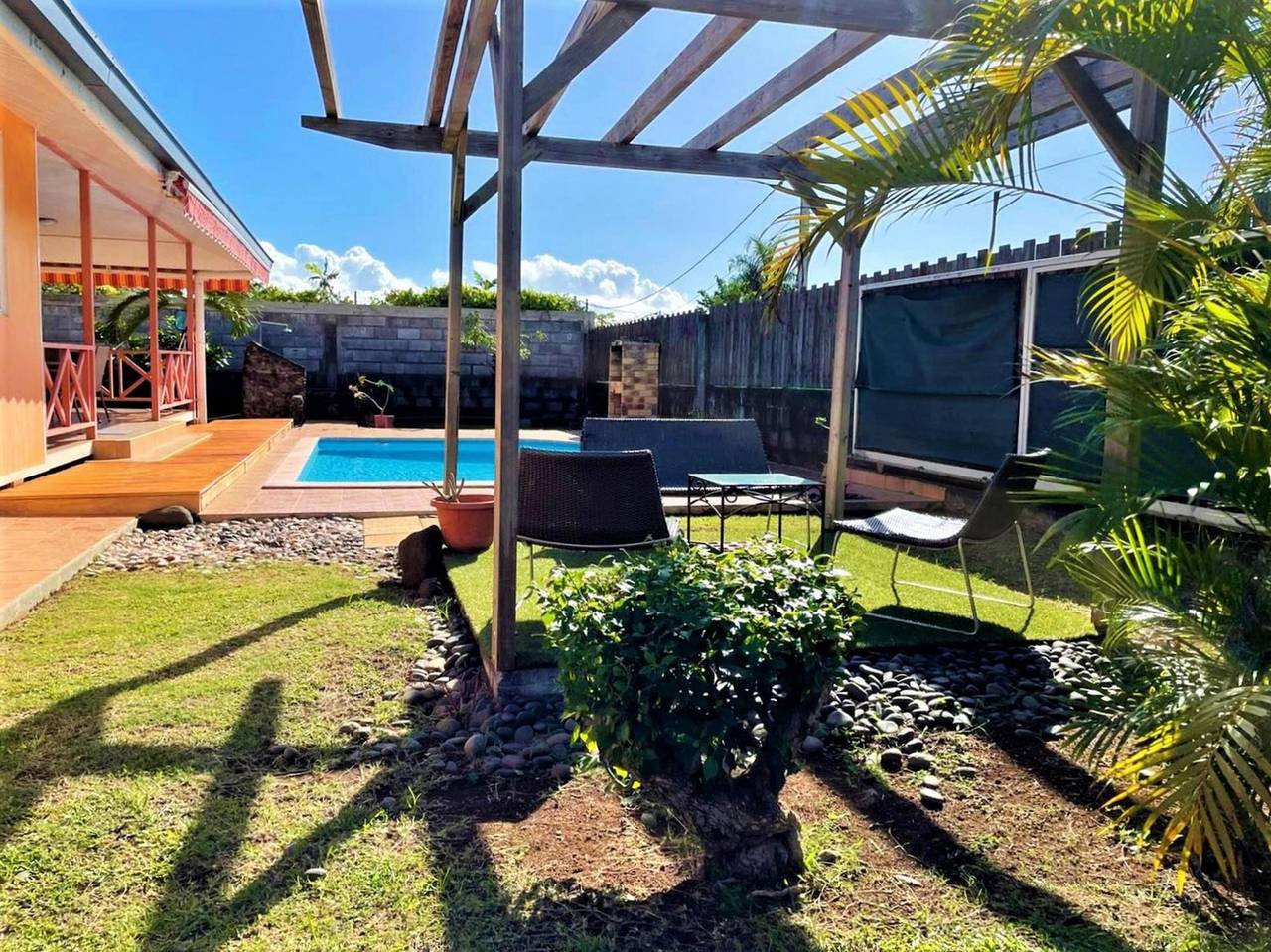 Tahiti - Fare Vairai Pool in Faa'a, Tahiti