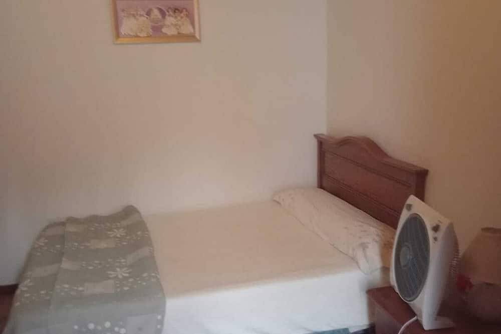 Casa Real - Single-family home available for whole-home rental. Pets are allowed. in Valtiendas, Province de Ségovie