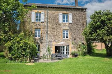 Gîte pour 8 personnes, avec terrasse et jardin, animaux acceptés dans Guignicourt-sur-Vence