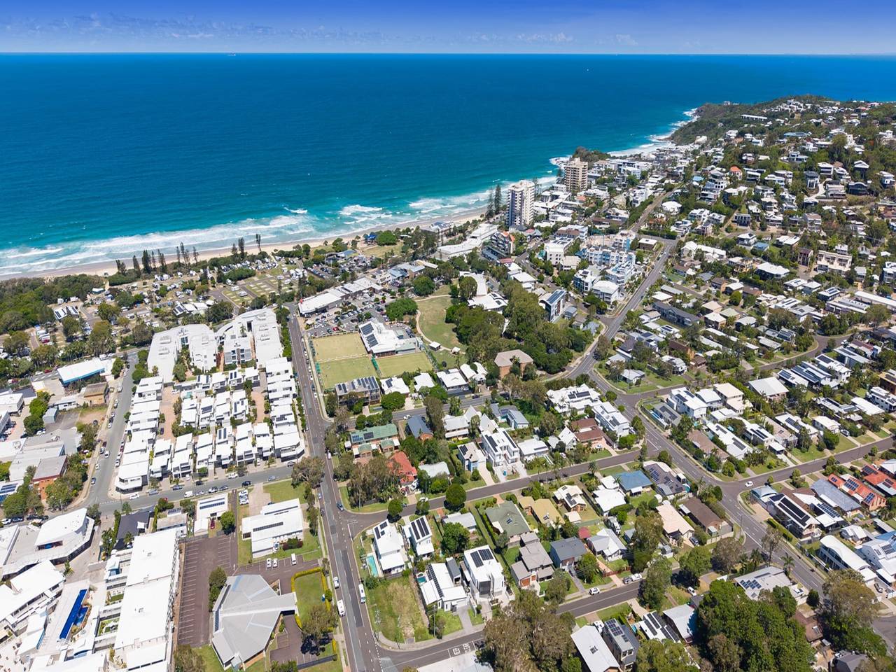 Ganze Wohnung, Großzügiges Ferienhaus mit 3 Schlafzimmern, Grill und Pool in Coolum Beach, Sunshine Coast