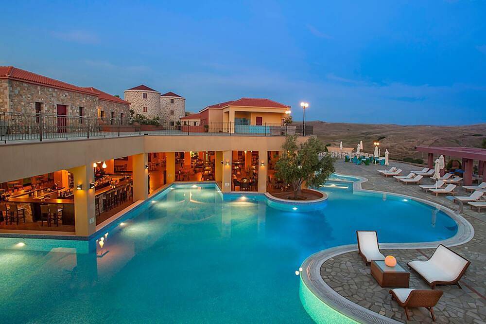 Familie Reidence mit Meerblick / Pool-Bereich in Limnos