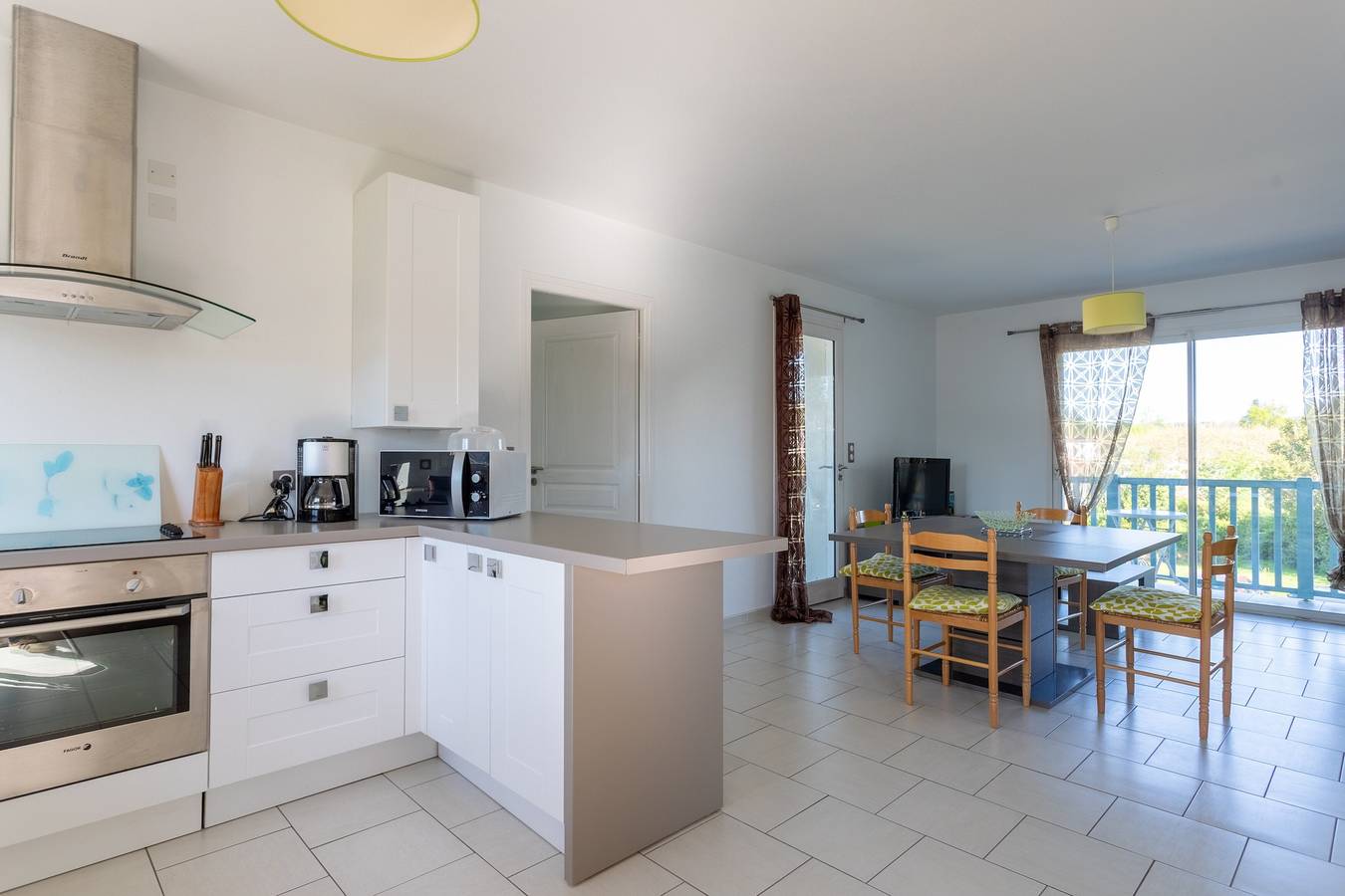 Appartement entier, Appartement « T3 Jasmin » avec terrasse privée et Wi-Fi in Salies-de-Béarn, Béarn