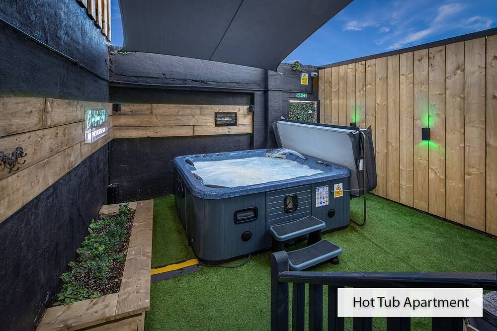 Ganze Wohnung, Hot tub apartment @ Aparthotel421 by Seafront Collection in Blackpool Pleasure Beach, Nordwestengland