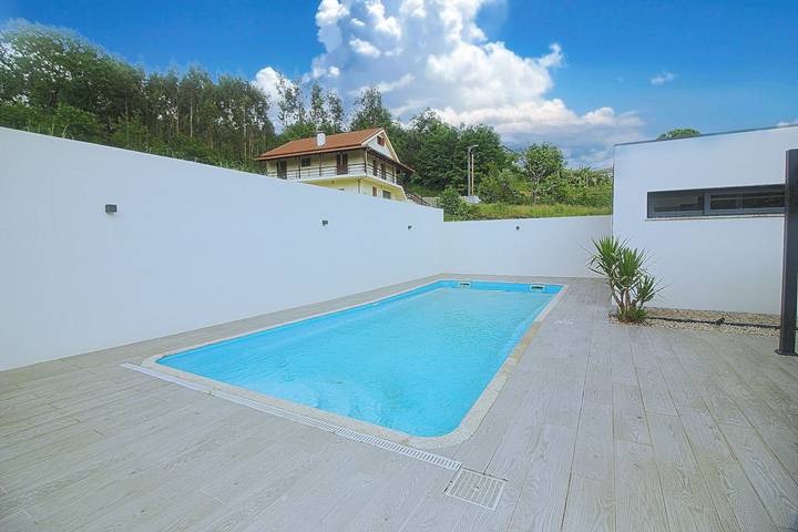 Casa rural para 8 personas, con jardín y terraza en Mosteiro