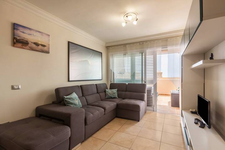 Apartamento entero, Apartamento "El Porís" con vistas al mar, piscina compartida, jardín y Wi-Fi in Porís de Abona, Tenerife Sur