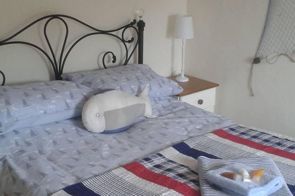 Newly renovated dog friendly cottage with spectacular sea views in New Quay, Cardigan Bay