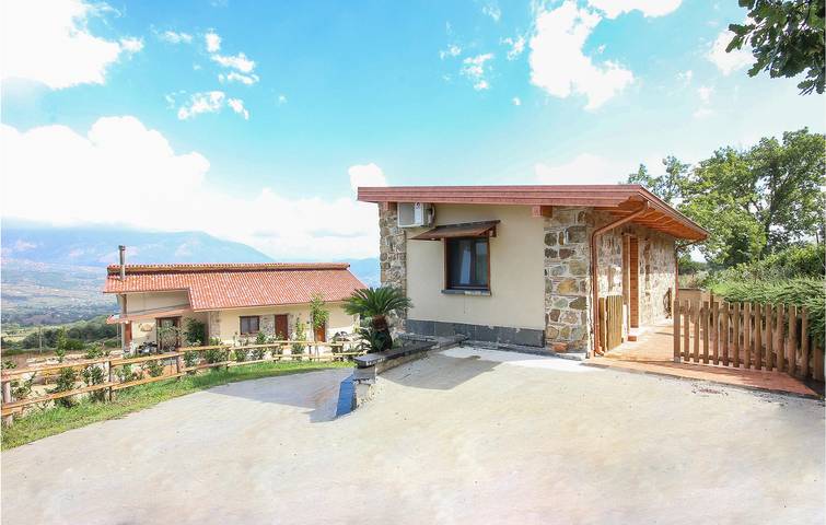 Senerchia Garden Apartamento con Piscina y Parking in Senerchia, Provincia d'Avellino