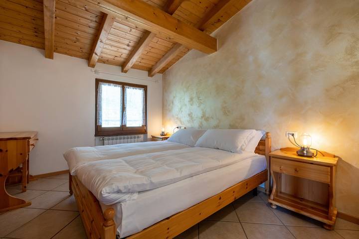 Appartamento intero, Agriturismo 'Val D' Egoi App 3' con vista sulle montagne, giardino in comune e Wi-Fi in Tremosine, Prealpi Gardesane