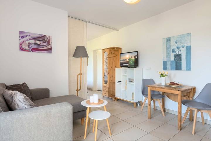 Ferienwohnung für 2 Personen, mit Ausblick und Seeblick sowie Garten