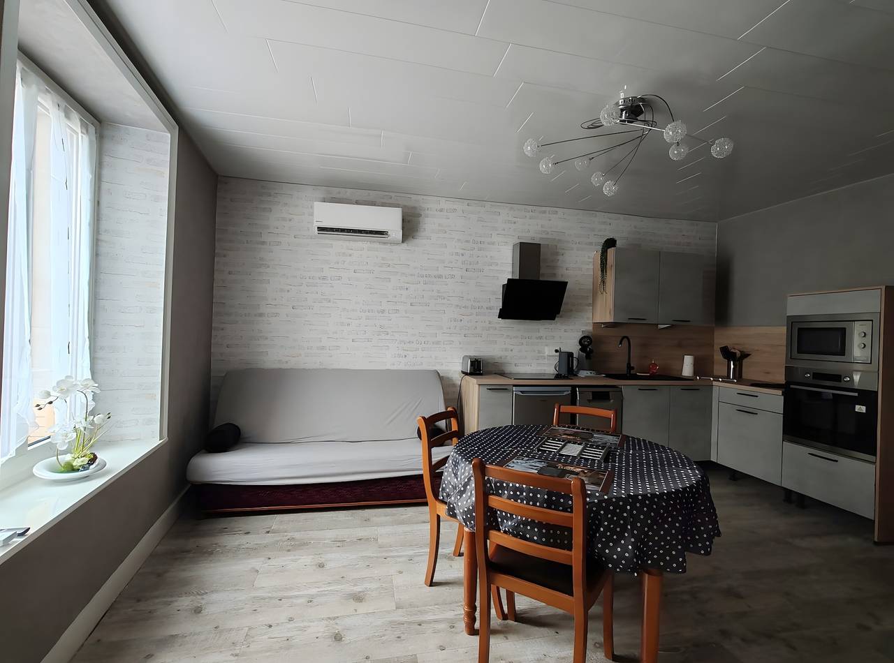 Appartement entier, Appartement Meublé T2 - Domaine Du Hêtre, avec jardin partagé, Wi-Fi et climatisation in La Vôge-les-Bains, Région d'Épinal