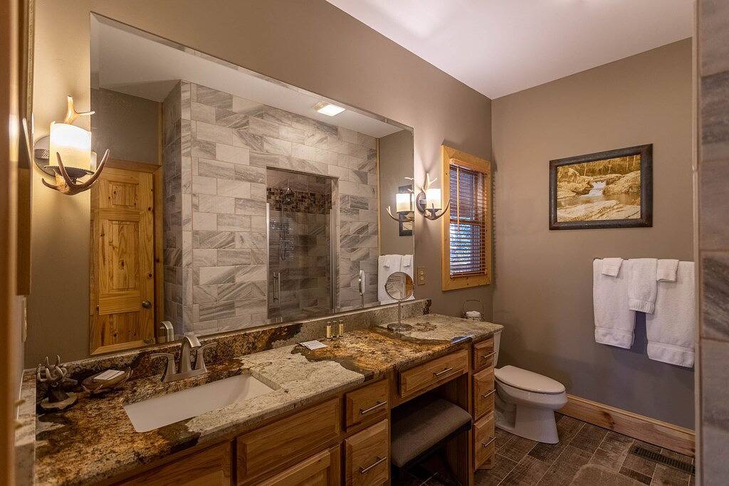 Stress Re-Leaf - Blowing Rock Cabin with great view, hot tub, pool table in Blue Ridge Parkway, Caldwell County