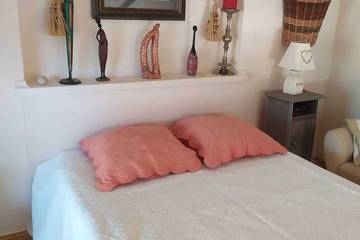 Gîte pour 2 personnes, avec jardin à Veyras