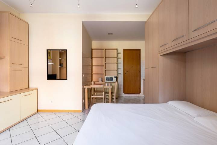 Ganze Wohnung, Calari 9 - Bright Studio with balcony in Bologna, Bologna Provinz