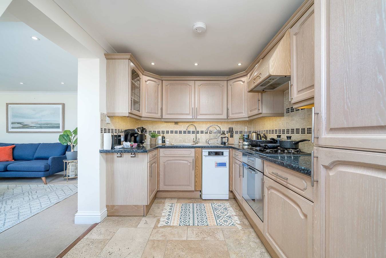 Entire apartment, Battersea Park 7 Min walk     Balcony     Caf  s Below in Wandsworth, London