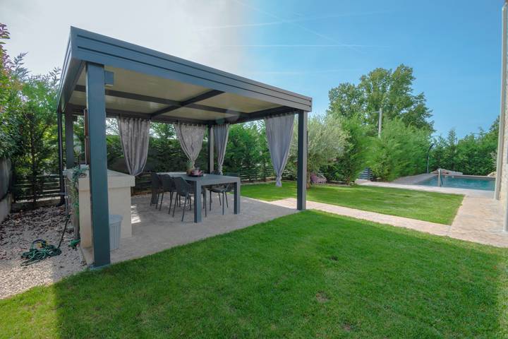 Ferienhaus für 6 Personen, mit Sauna und Pool sowie Garten und Terrasse in Nova Vas - 4