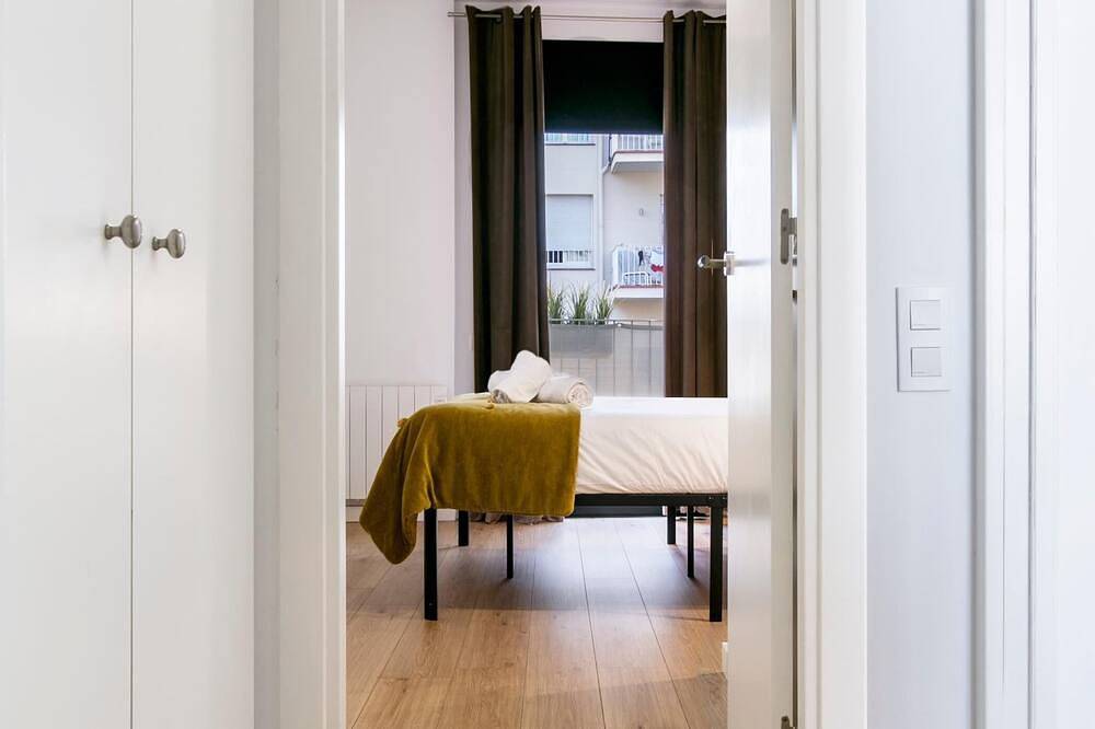 Ganze Wohnung, 12 Chic and Central Apt. with balcony in Gracia in Barcelona Zentrum, Barcelona