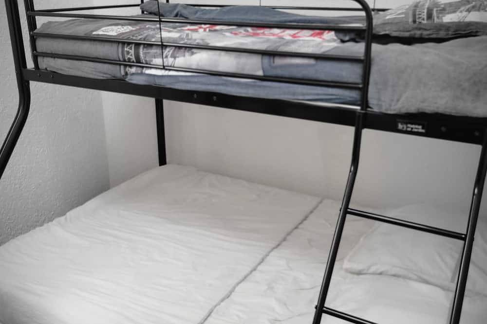 Private accommodation in beautiful villa with swimming pool in Dalhunden, Nordelsass