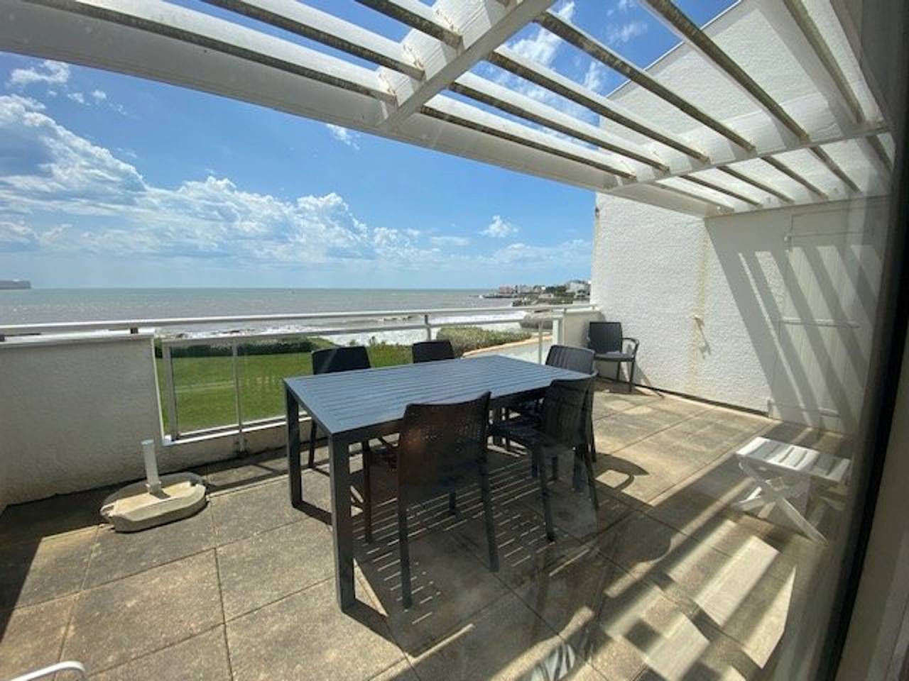 Apartamento entero, Moderno apartamento con terraza y garaje en Royan in Royan, Côte de Beauté
