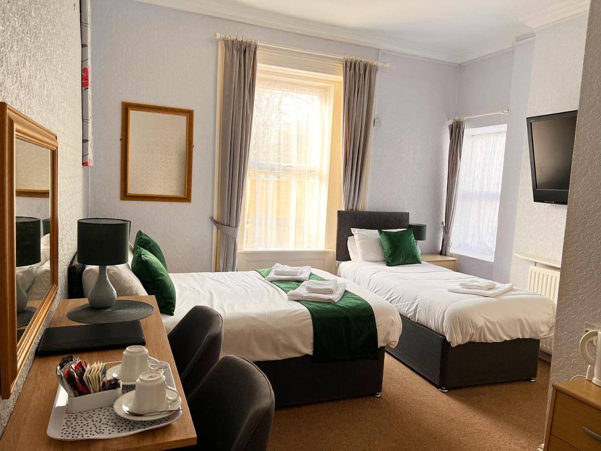 Family Room (2 Adults + 2 Children) in Weston-Super-Mare, North Somerset