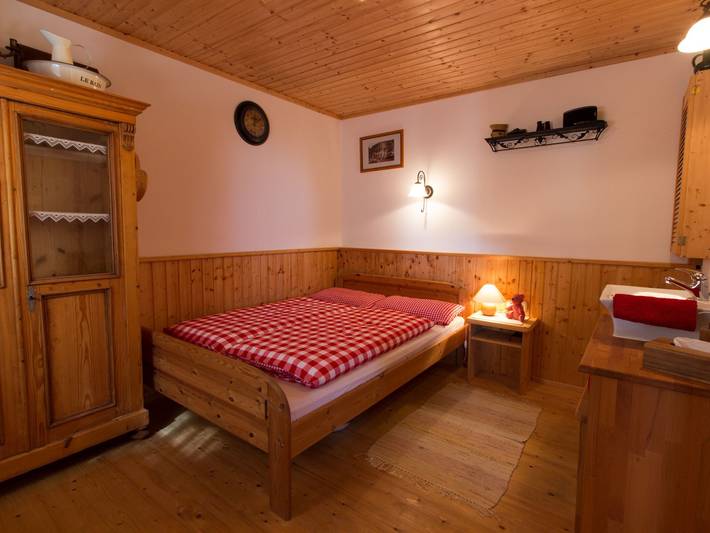 Hel lejlighed, Apartment 'Heimatgefühl Thalheim' with Private Terrace, Private Garden and Wi-Fi in Leibertingen, Region Bodensee-Oberschwaben