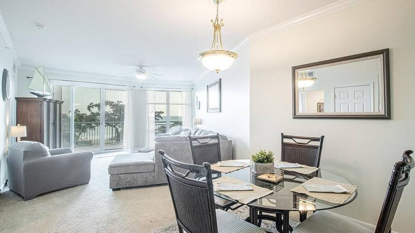 Vacation rental for 6 people, with sauna and pool as well as balcony and hot tub in Gulfport