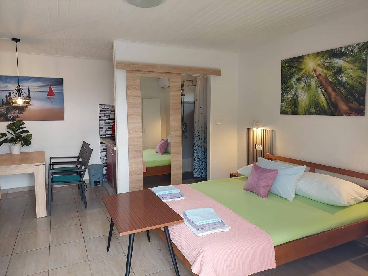 Ganze Wohnung, Studio Appartement mit Terrasse und Meerblick Duce, Omis As-13694-e in Dugi Rat, Omis-Riviera