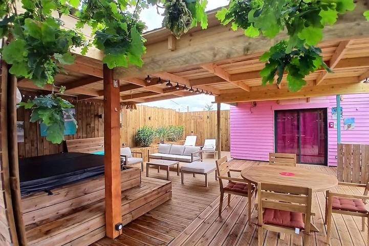 Casa rural para 4 personas, con terraza además de jacuzzi y jardín - 1