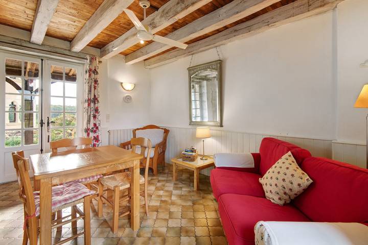 Casa 'Edward's Tower en Domaine de Leygue' con piscina compartida y Wi-Fi in Bourniquel, Périgord Pourpre
