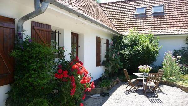 Au jet de pierre in Saint-Inglevert, Région de Boulogne-sur-Mer