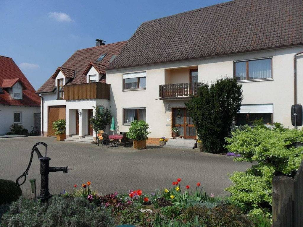 Ferienhof-Kleeblatt in Westheim (Bayern), Romantische Straße