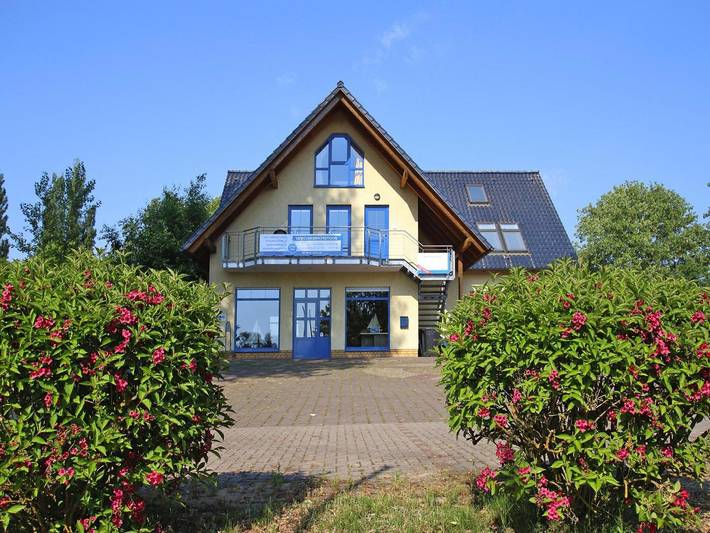 Ferienwohnung für 6 Personen, mit Balkon und Seeblick in Röbel