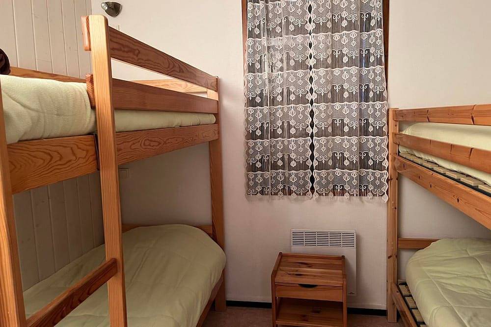 Ganze Wohnung, Gemütliche 2-Zimmer-Ferienwohnung für 6 Pers. am Pistenrand mit Balkon und Aufzug in Peyragudes, Französische Pyrenäen