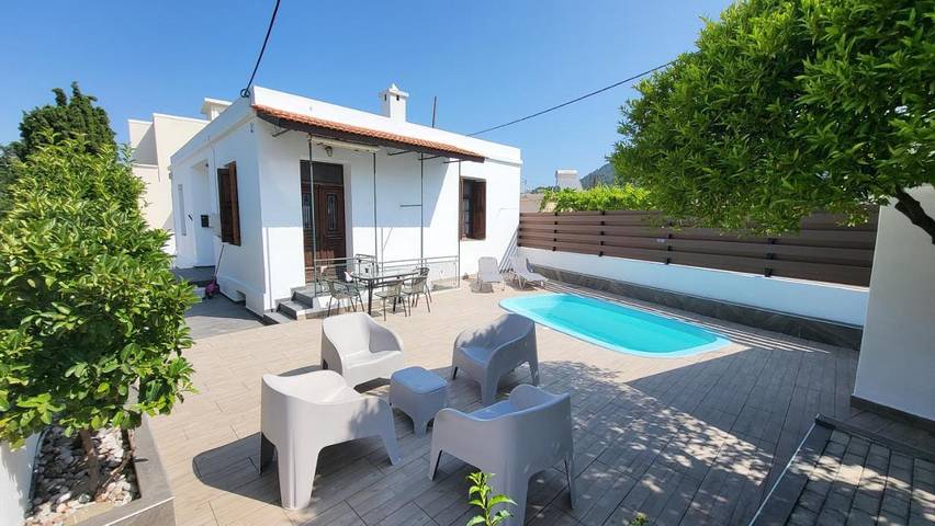 Ferienhaus für 4 Personen, mit Garten und Pool sowie Ausblick
