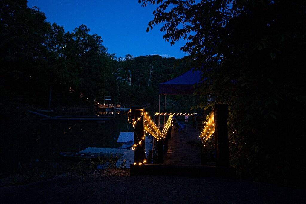 Große familienfreundliche 4Br, 2 Ba Barn Home nur wenige Schritte vom Douglas Lake entfernt in Douglas Lake