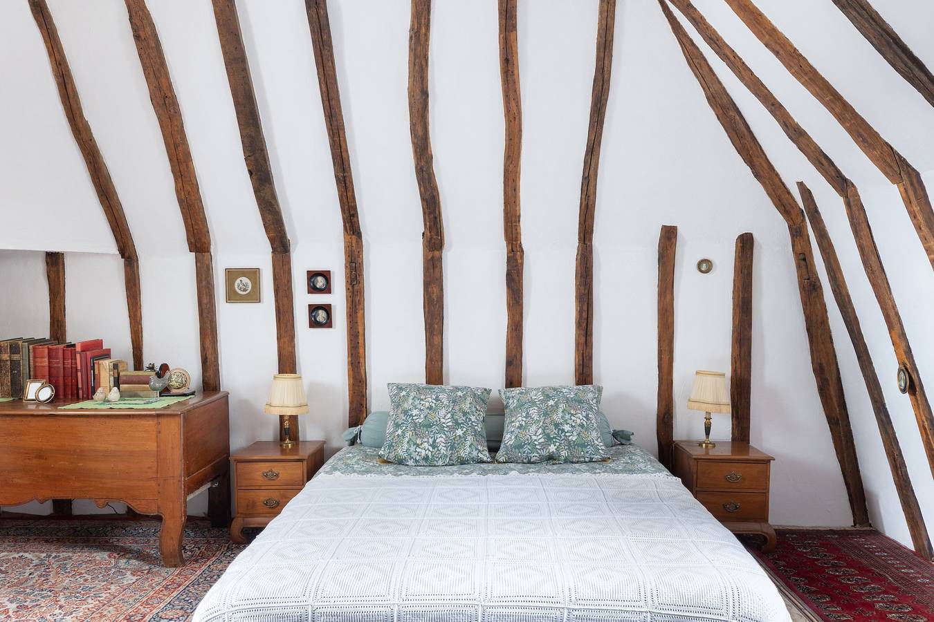 Guest Room 'La Mansarde' with Shared Garden and Wi-Fi in Cléré-les-Pins, Loire Valley