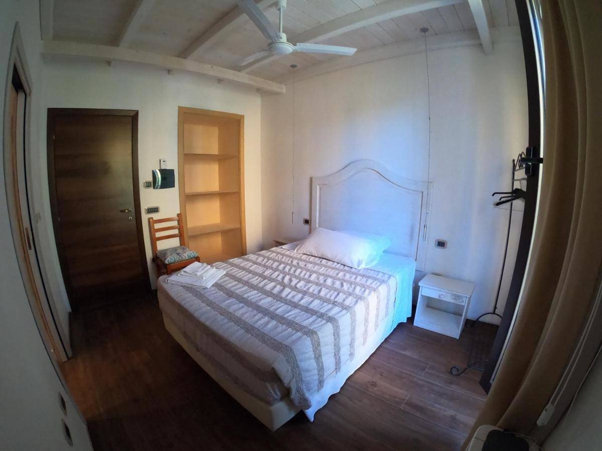 Villa La Conchiglia Rooms in Spiaggia Sa Mattanosa (Orosei), Orosei