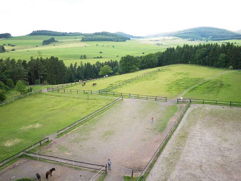 - Reit und Ferienanlage Tannenhof in Korbach, Waldecker Land