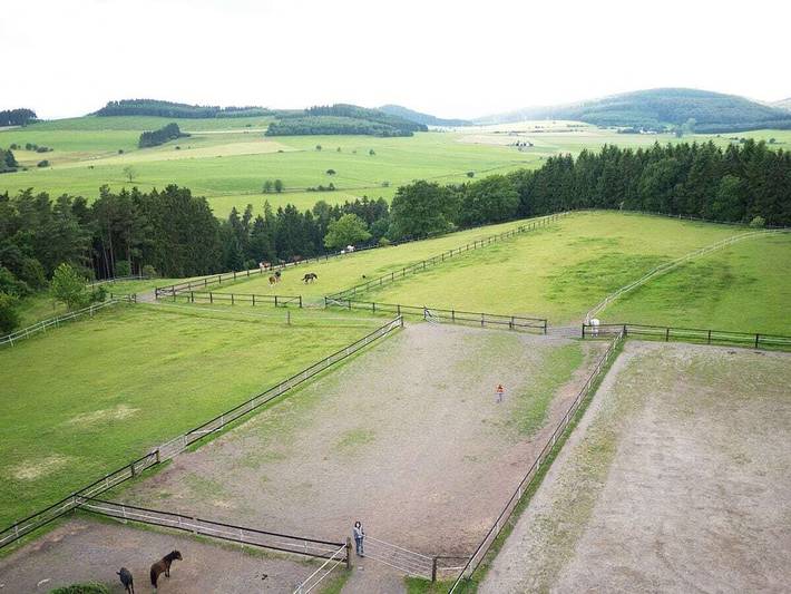 Location de vacances pour 4 personnes, avec jardin ainsi que balcon et piscine à Korbach - 4
